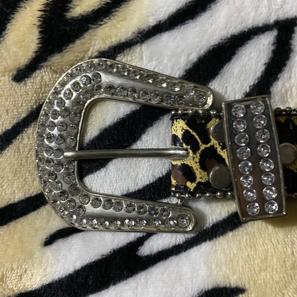 Blinged out cheetah print belt - Picture 2 of 6